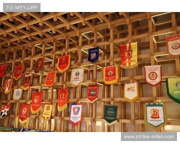 限量版足球球星卡拆解全过程揭秘 让我们一起探索珍贵卡片的价值与秘密